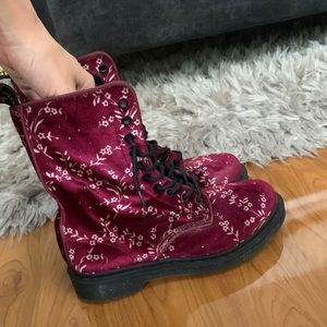 DR. MARTENS-velvet flower lace up boots-sz 8